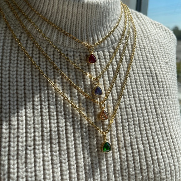 Ruby gemstone Pendant with figaro stainless steel gold chain - Picture 2 of 2